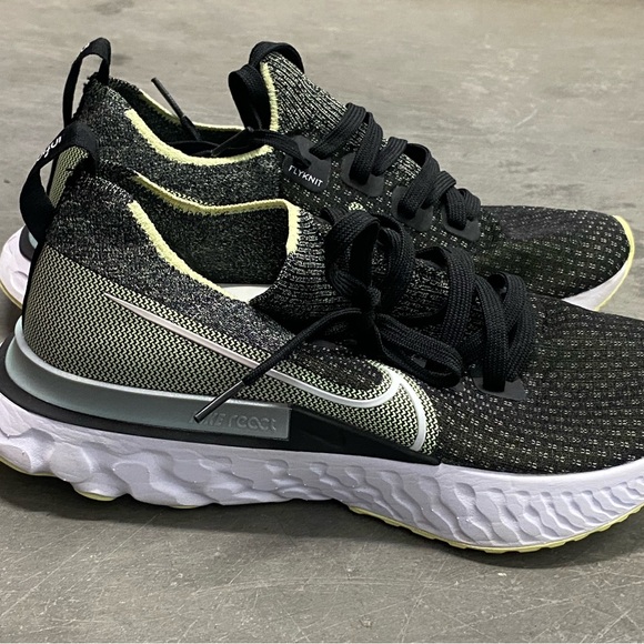 Nike Women React Infinity Run FK CD4372-006 Black Running Shoes 8.5 - Picture 2 of 6